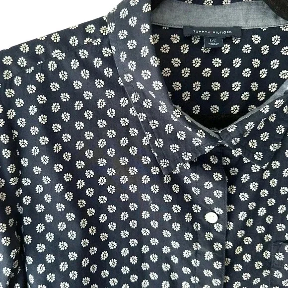 TOMMY HILFIGER | NWOT | WOMEN’S NAVY BLUE PRINT LONG SLEEVED SHIRT | SIZE: LRG - Picture 3 of 12